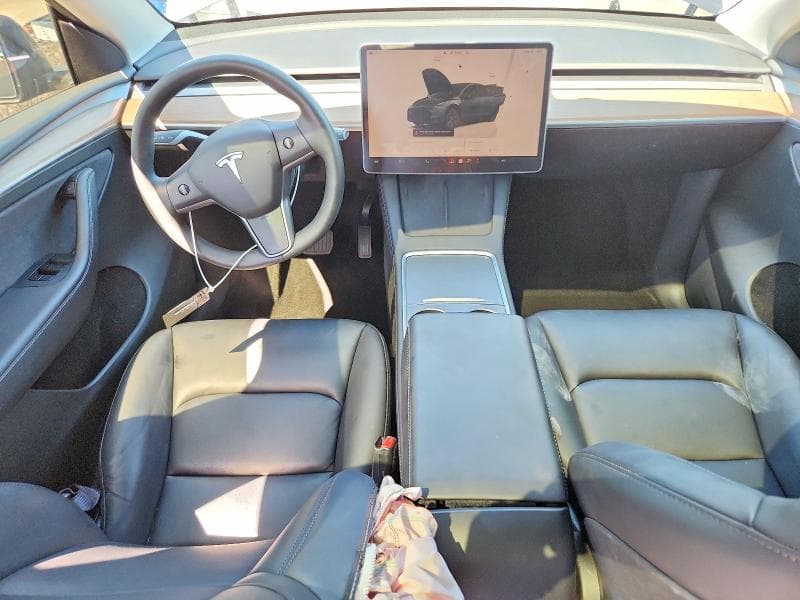 2025 TESLA MODEL Y 8