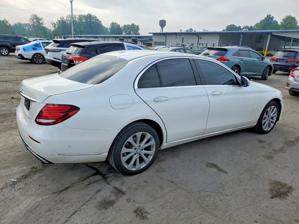 2017 MERCEDES-BENZ E 300 4MATIC 3