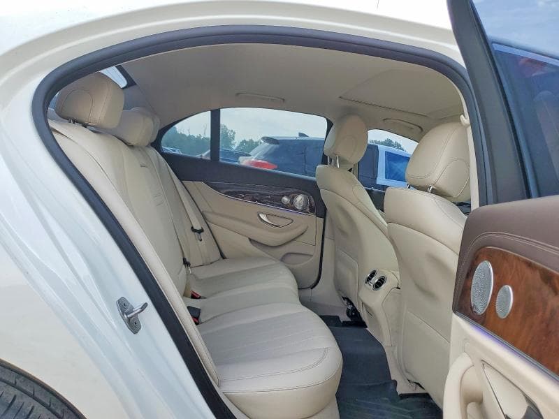 2017 MERCEDES-BENZ E 300 4MATIC 10