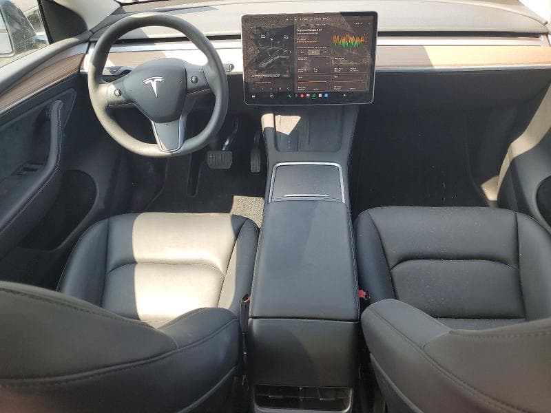 2023 TESLA MODEL Y 8