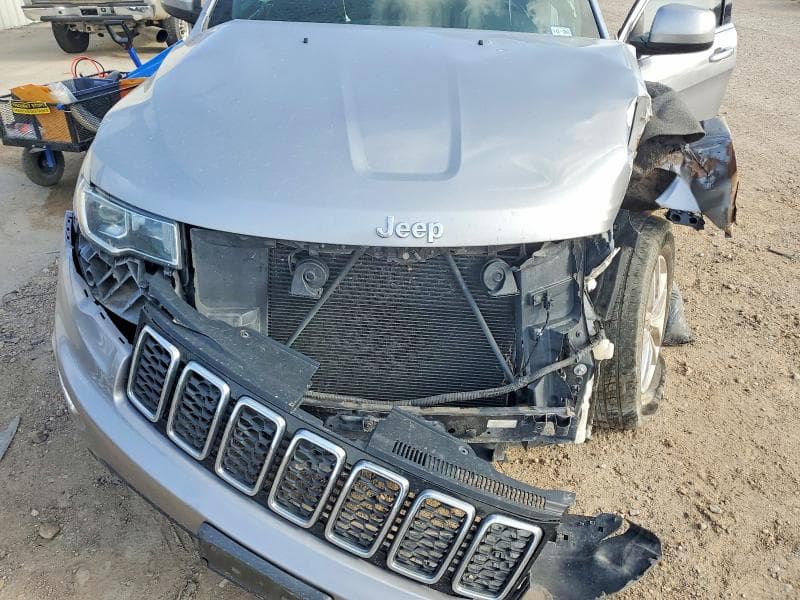 2018 JEEP GRAND CHEROKEE LAREDO 12