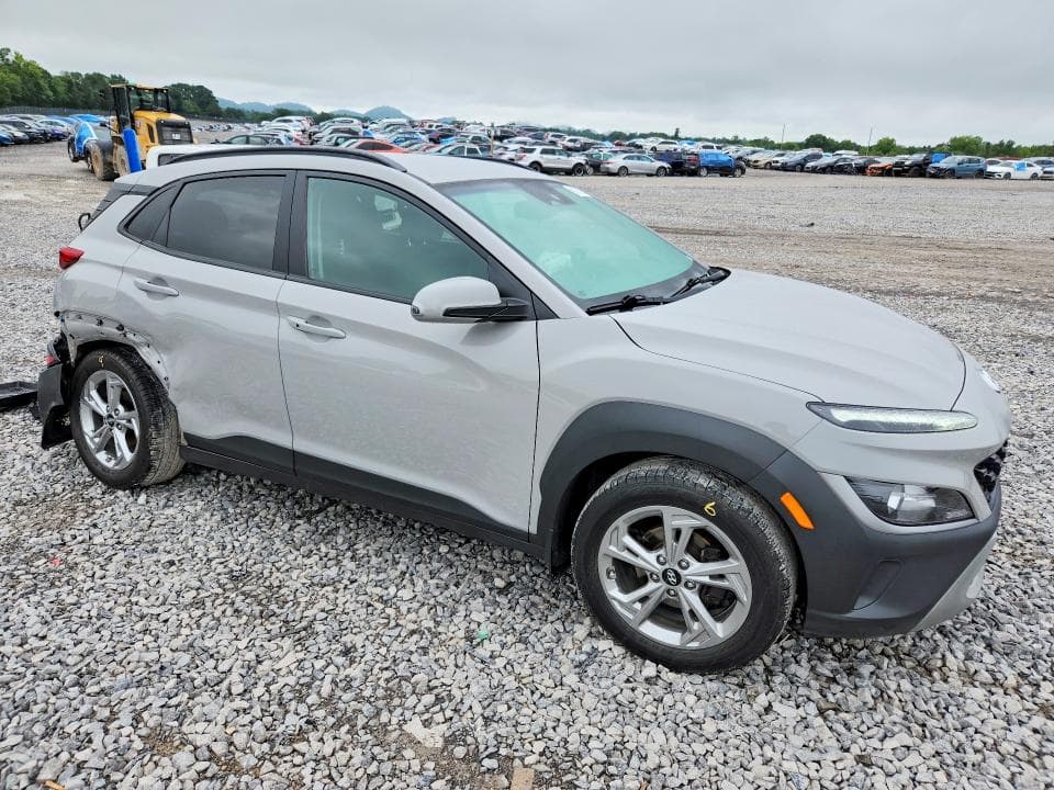 2022 HYUNDAI KONA SEL 4