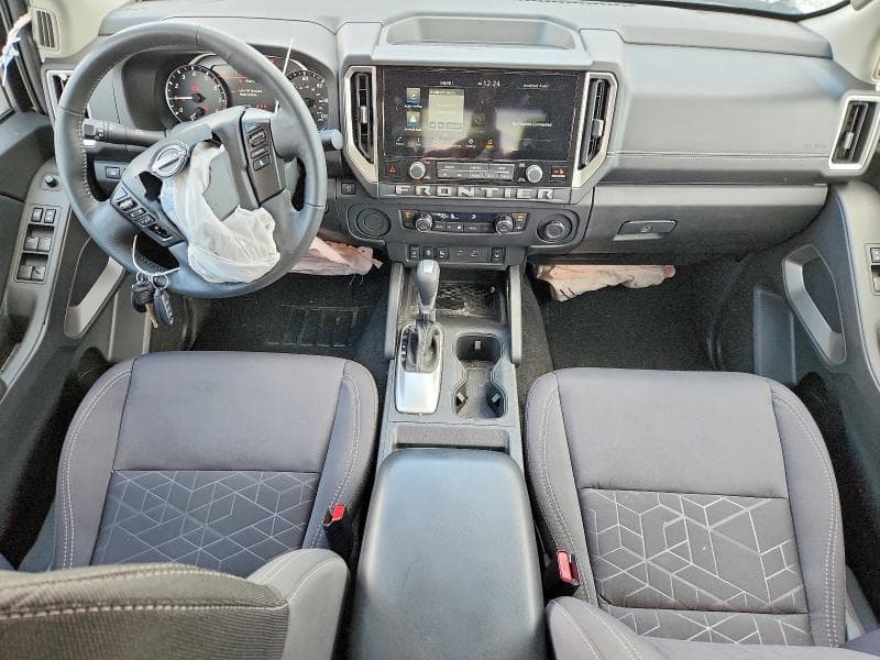 2025 NISSAN FRONTIER SV 8