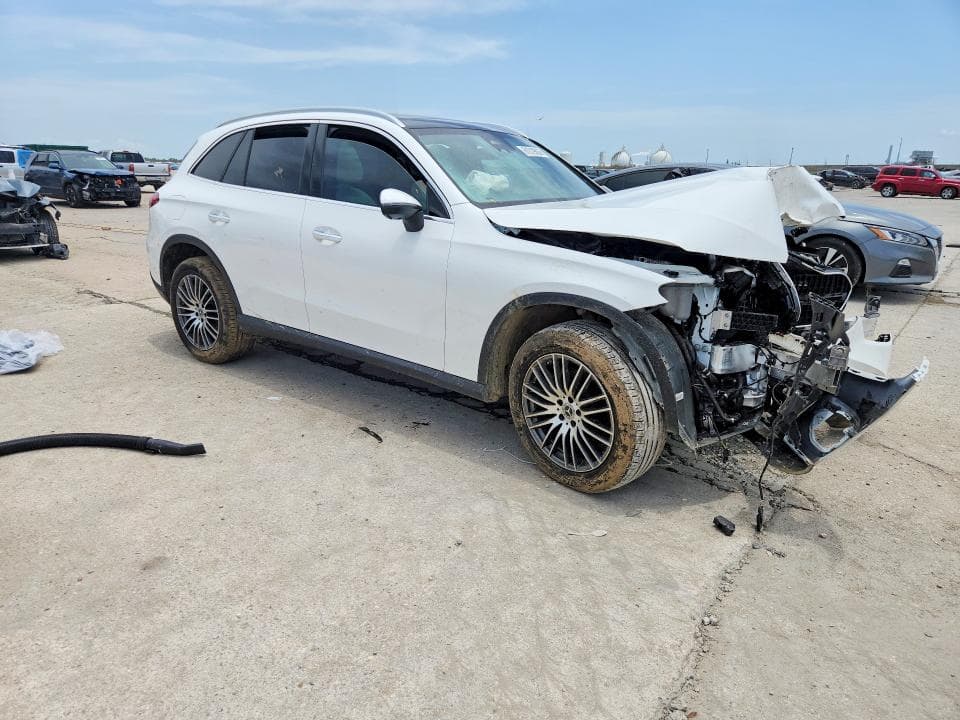 2025 MERCEDES-BENZ GLC 300 4MATIC 4