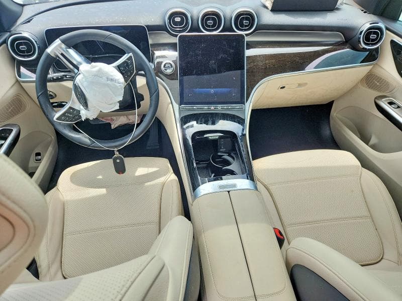 2025 MERCEDES-BENZ GLC 300 4MATIC 8