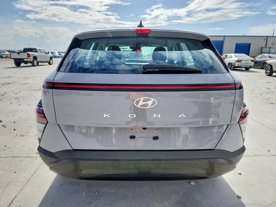 2024 HYUNDAI KONA SE 6