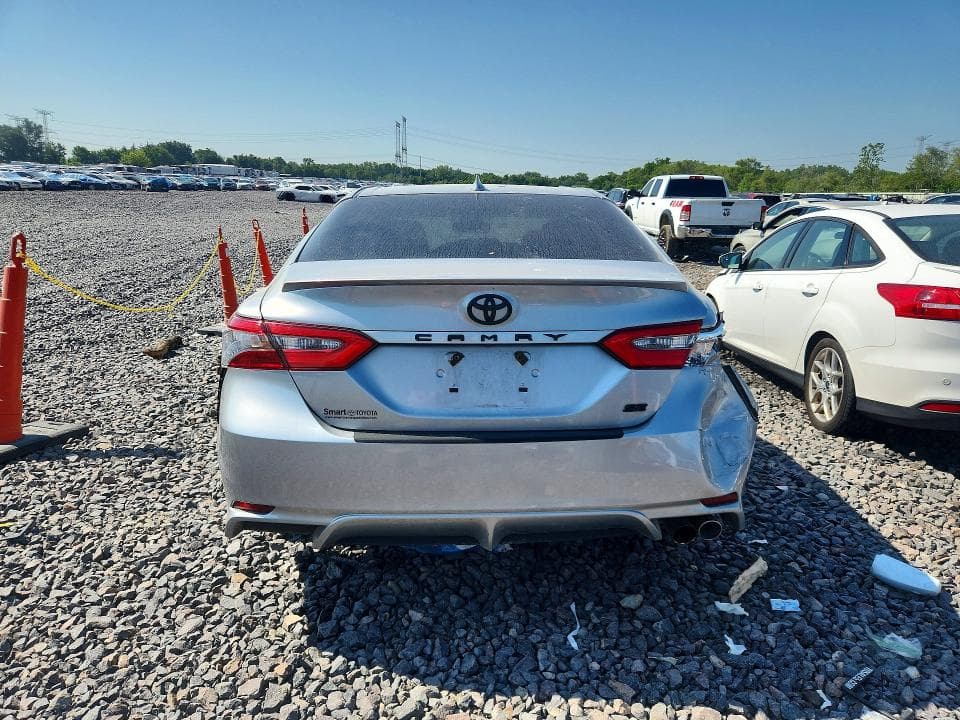 2018 TOYOTA CAMRY SE SE 6