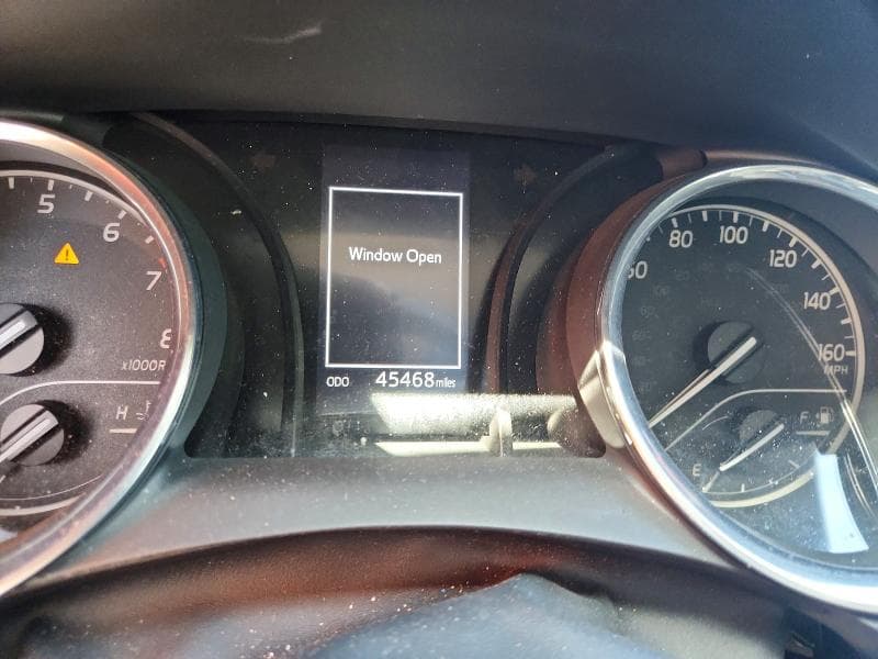 2020 TOYOTA CAMRY SE 9