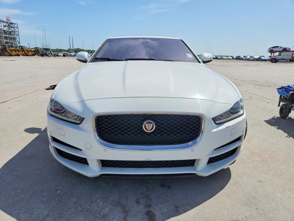 2019 JAGUAR XE PREMIUM 5