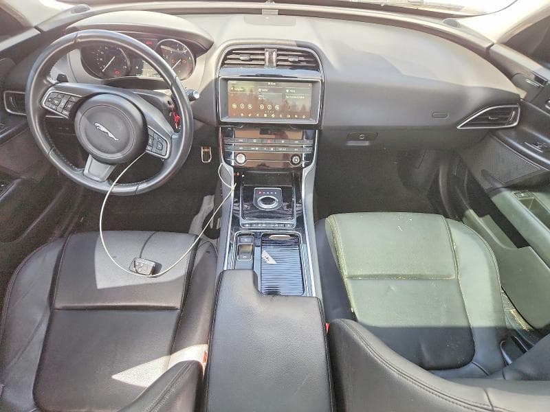 2019 JAGUAR XE PREMIUM 8