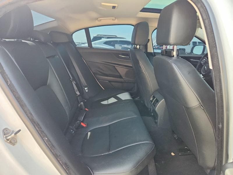 2019 JAGUAR XE PREMIUM 10