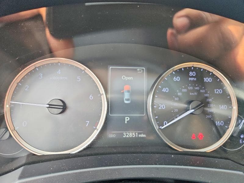 2018 LEXUS IS 300 9