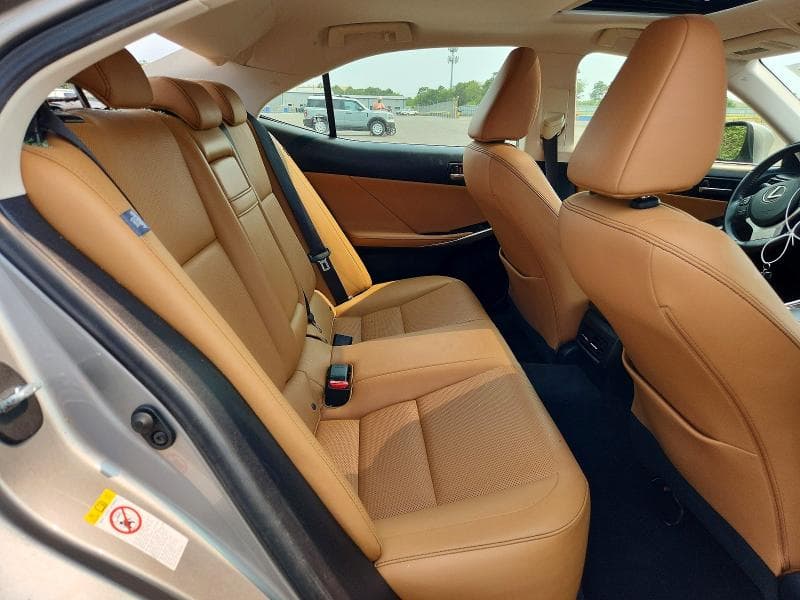 2018 LEXUS IS 300 10