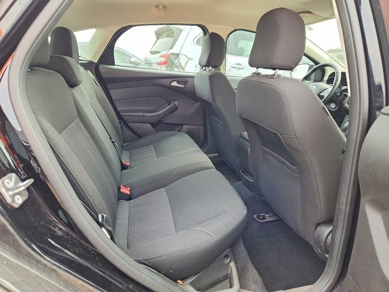 2017 FORD FOCUS SE 10