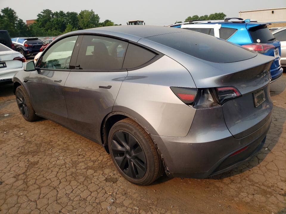 2024 TESLA MODEL Y 2