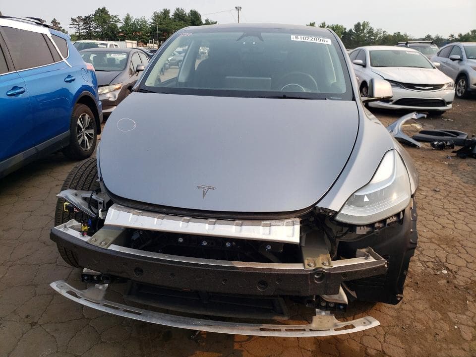 2024 TESLA MODEL Y 5