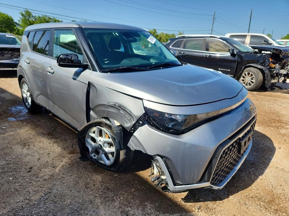 2025 KIA SOUL LX 4