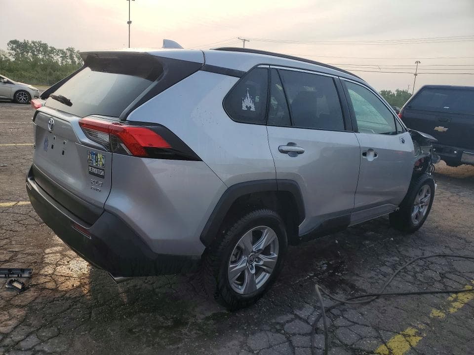 2023 TOYOTA RAV4 XLE XLE 3