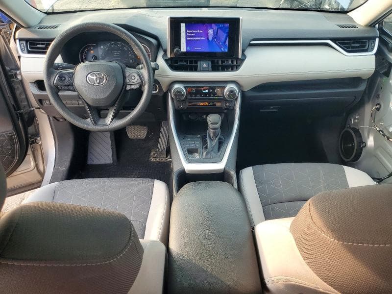 2023 TOYOTA RAV4 XLE XLE 8