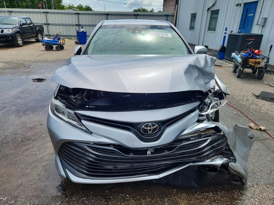 2018 TOYOTA CAMRY LE LE 5