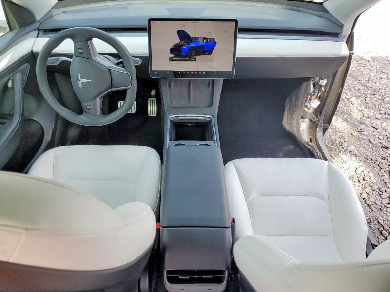 2023 TESLA MODEL Y 8