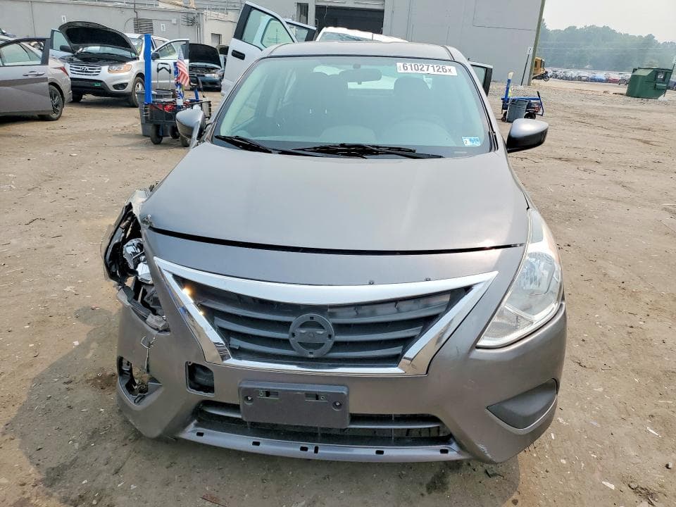 2019 NISSAN VERSA SV 5