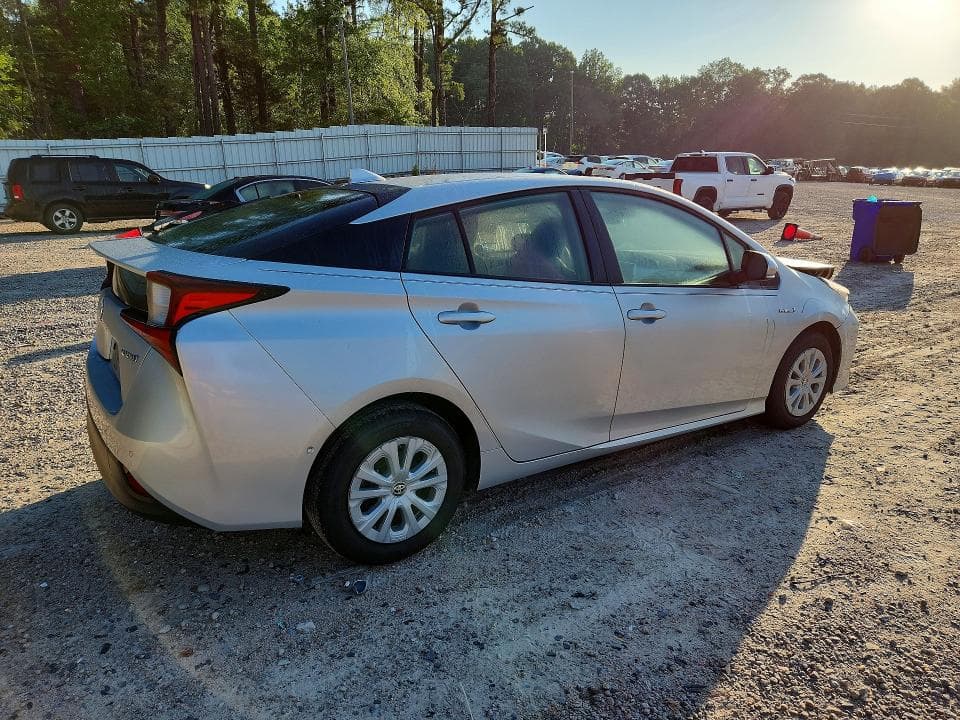 2019 TOYOTA PRIUS LE 3