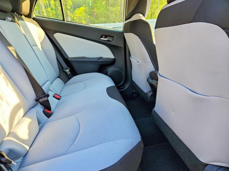 2019 TOYOTA PRIUS LE 10