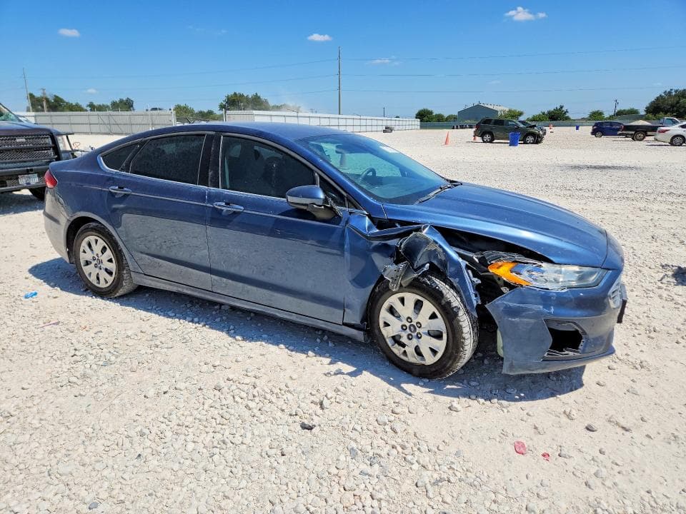 2019 FORD FUSION S 4