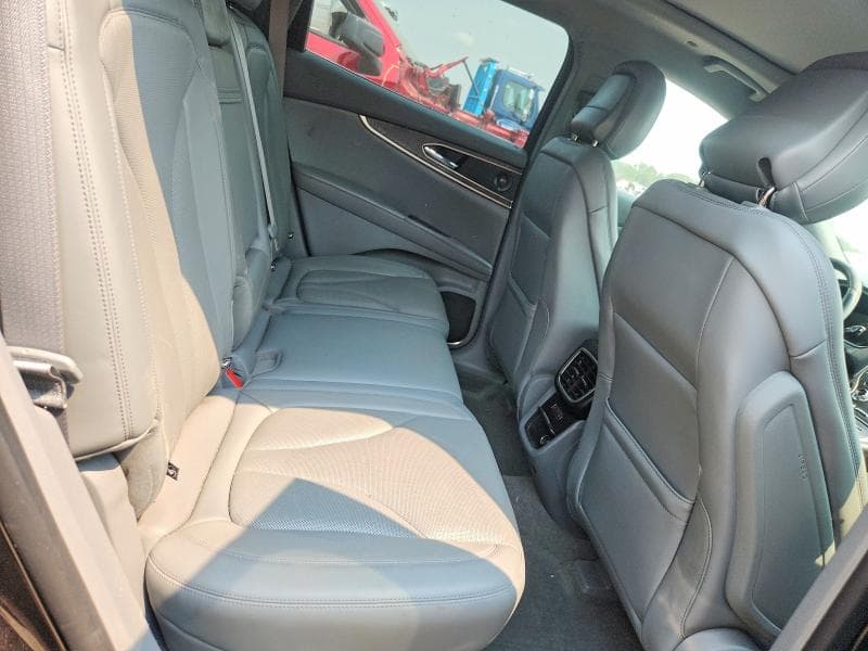 2020 LINCOLN NAUTILUS RESERVE 11