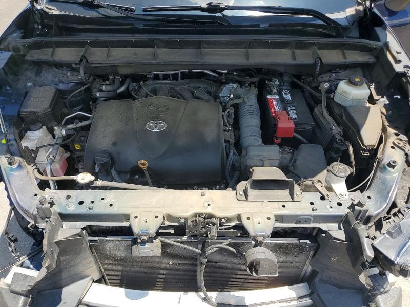 2021 TOYOTA HIGHLANDER XLE 12