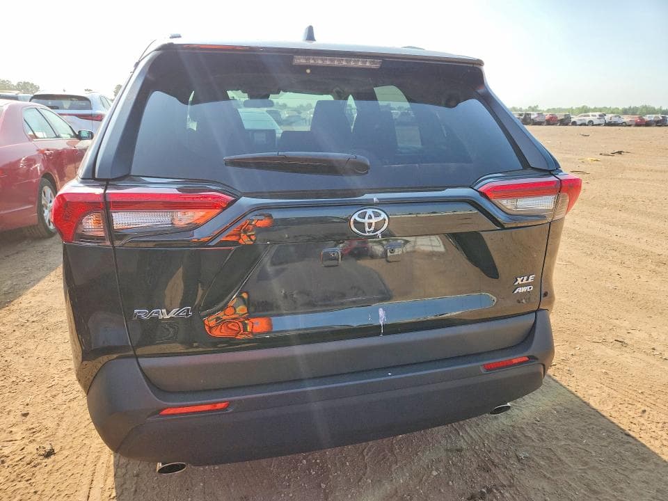 2025 TOYOTA RAV4 XLE XLE 6