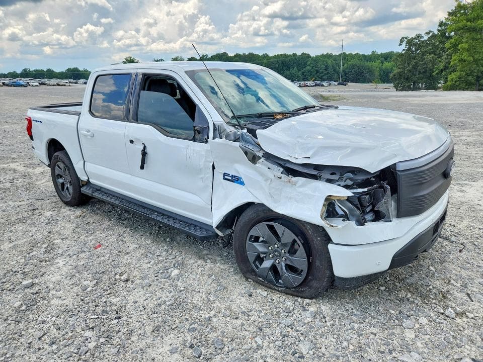 2025 FORD F150 LIGHTNING XLT 4