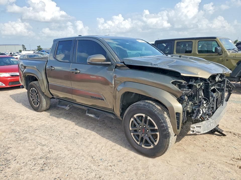 2025 TOYOTA TACOMA TRD SPORT 4