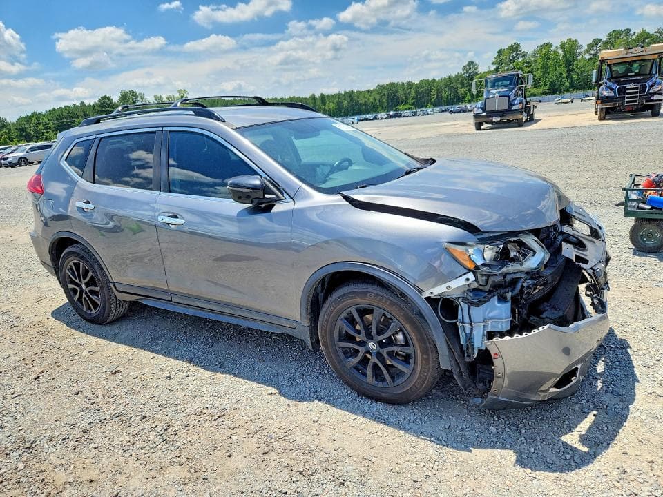 2017 NISSAN ROGUE SV 4