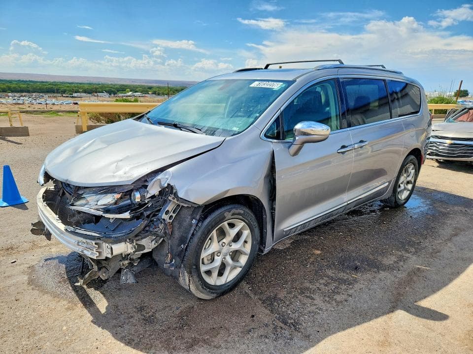 2018 CHRYSLER PACIFICA LIMITED - 1