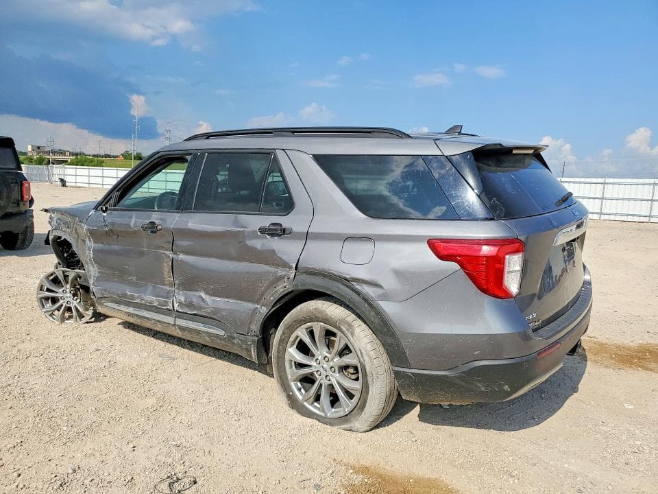 2021 FORD EXPLORER XLT 2