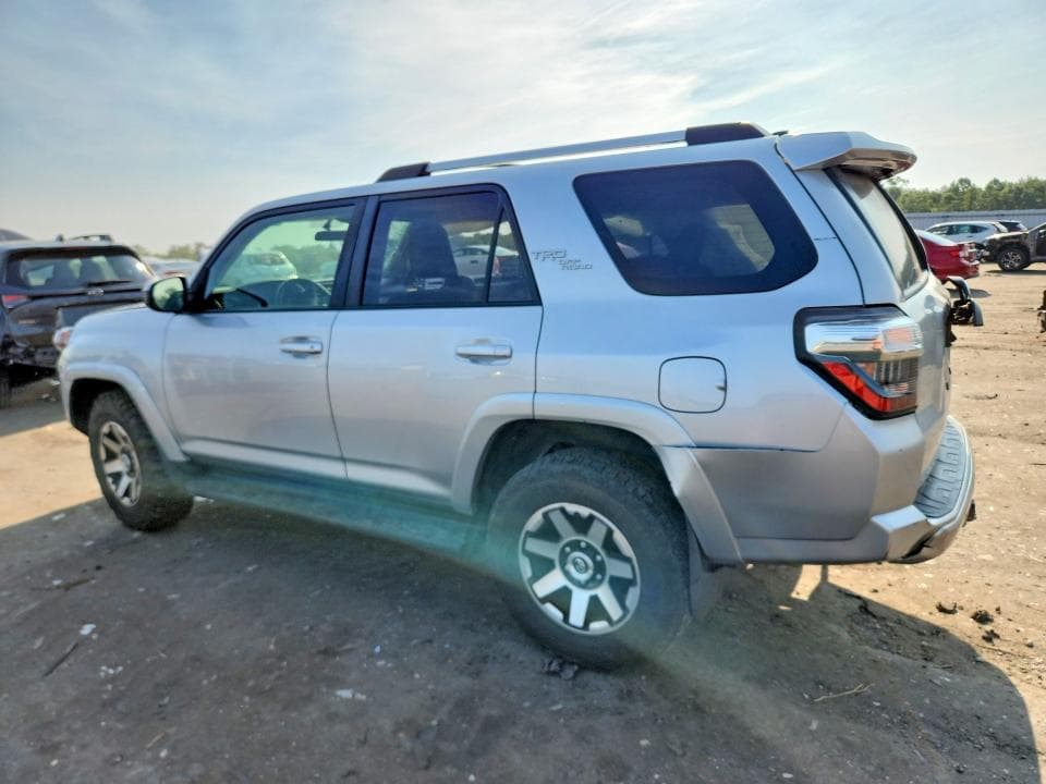 2017 TOYOTA 4RUNNER TRD OFF-ROAD 2