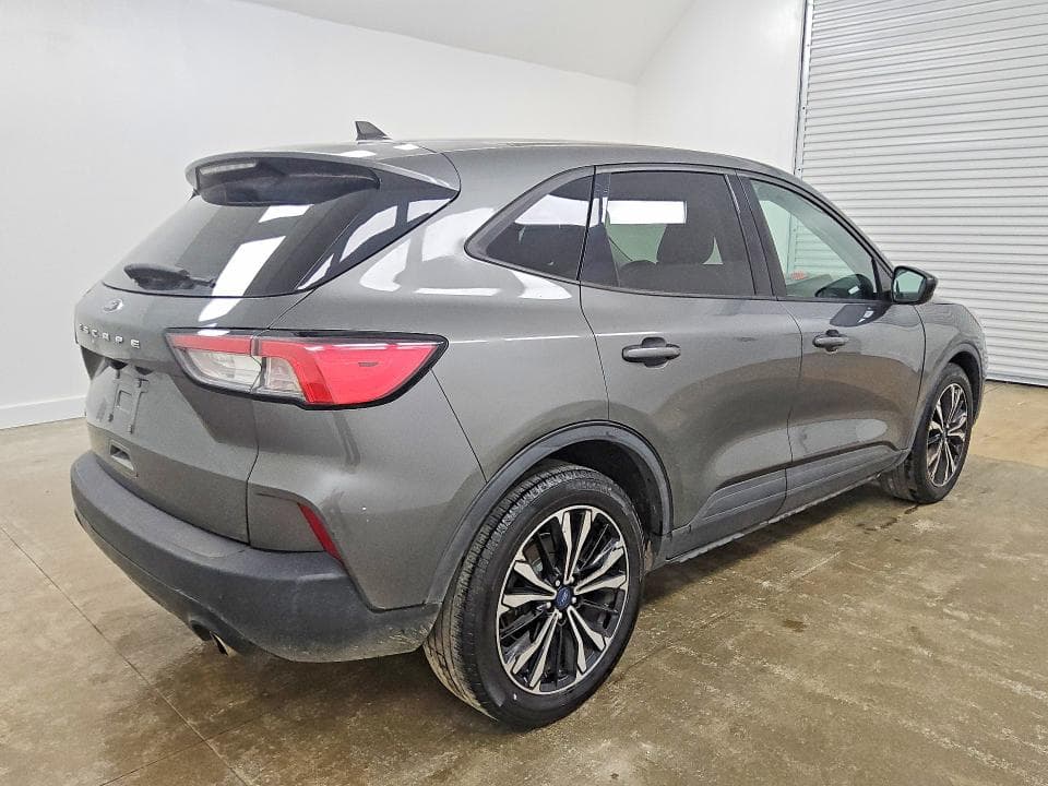 2021 FORD ESCAPE SE 3
