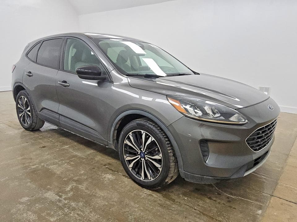 2021 FORD ESCAPE SE 4