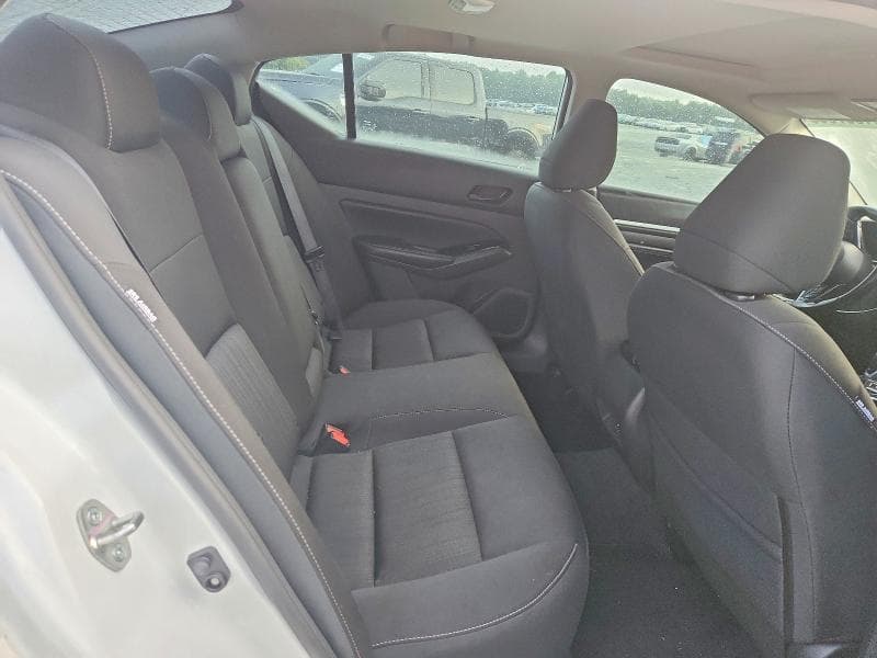 2023 NISSAN ALTIMA SV 10