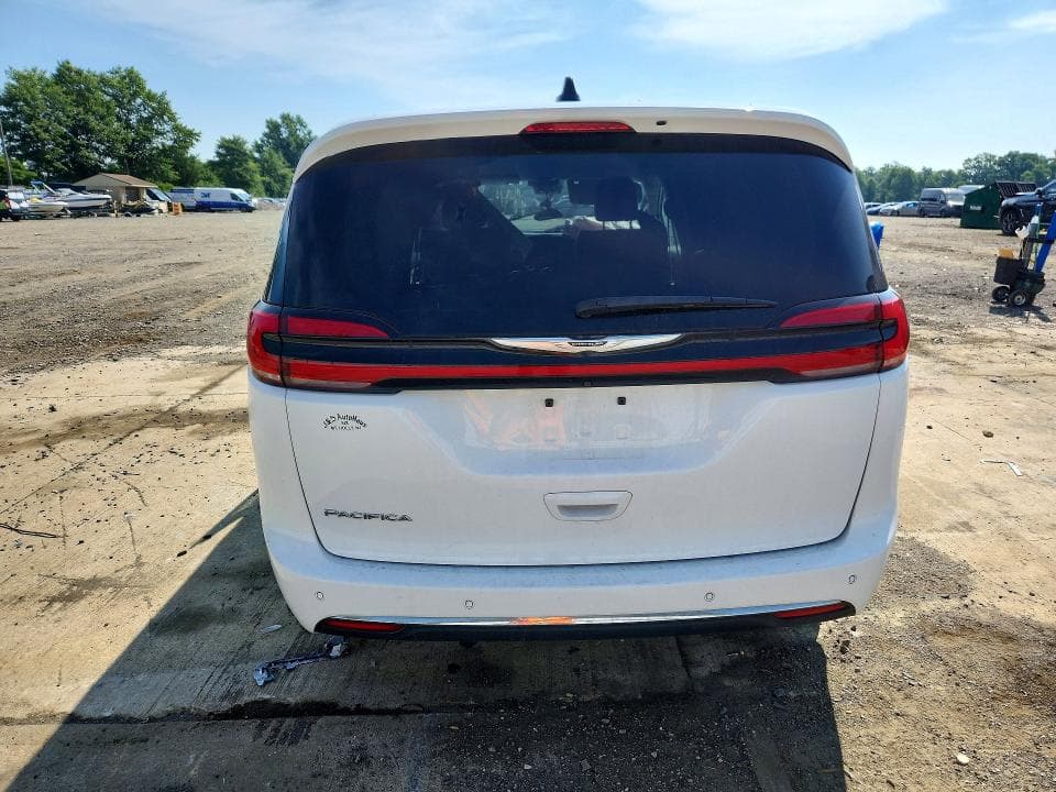 2023 CHRYSLER PACIFICA TOURING L 6