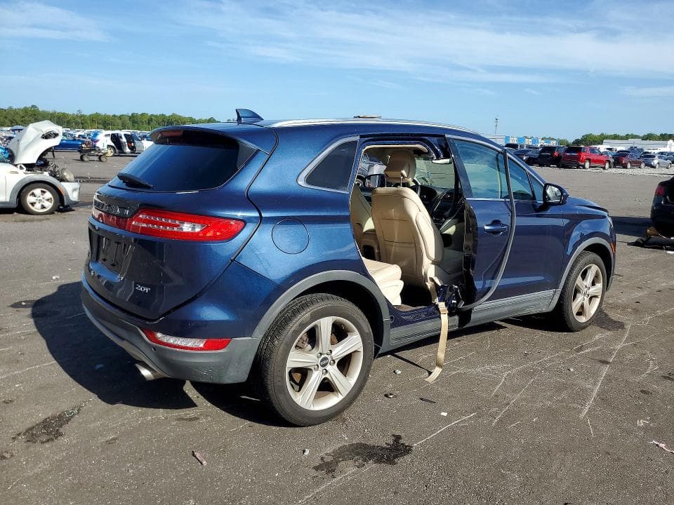 2017 LINCOLN MKC PREMIERE 3