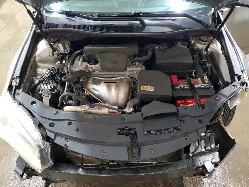 2017 TOYOTA CAMRY SE 11