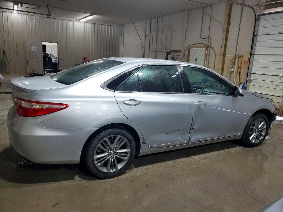 2017 TOYOTA CAMRY SE 3