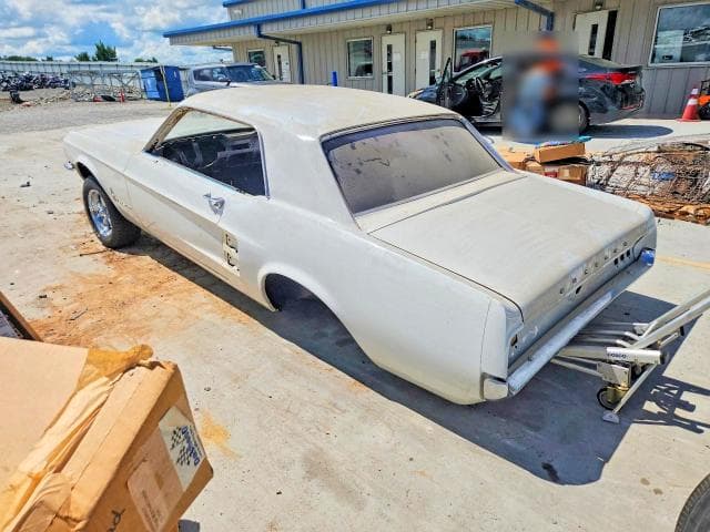 1967 FORD MUSTANG 2