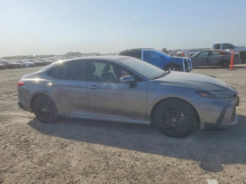 2026 TOYOTA CAMRY SE 4