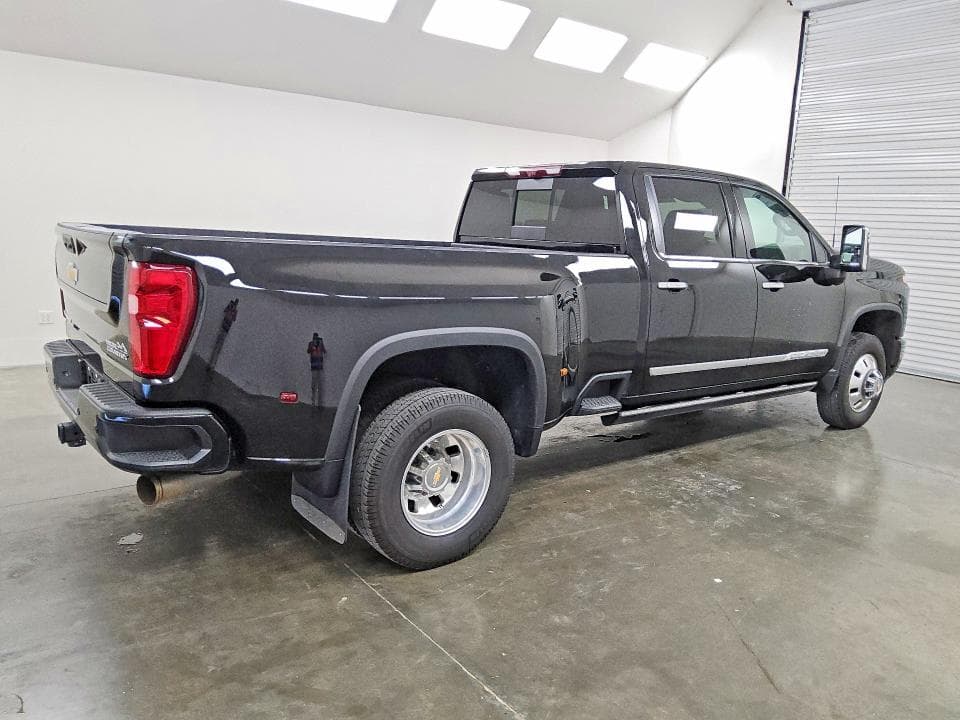 2026 CHEVROLET SILVERADO K3500 HIGH COUNTRY 3