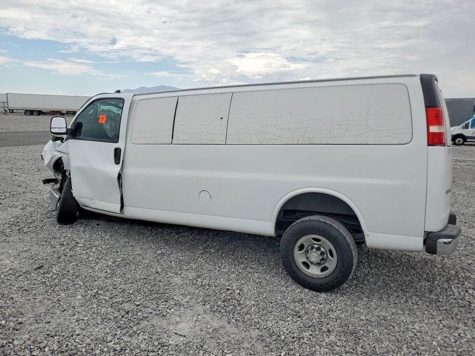 2017 CHEVROLET EXPRESS G3500 LT 2