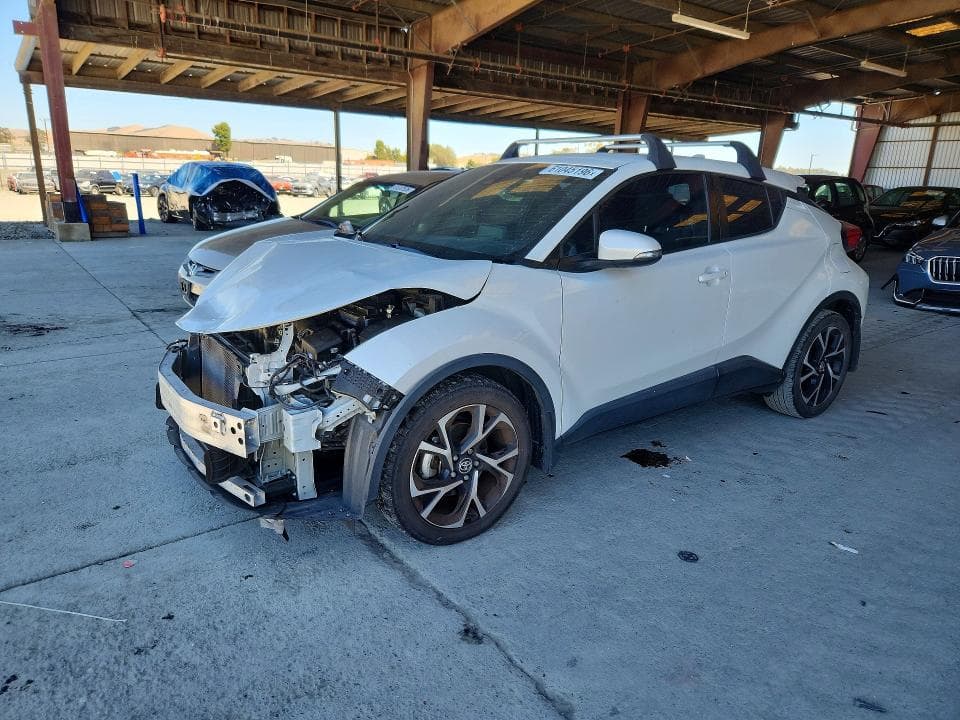 2022 TOYOTA C-HR XLE - 1